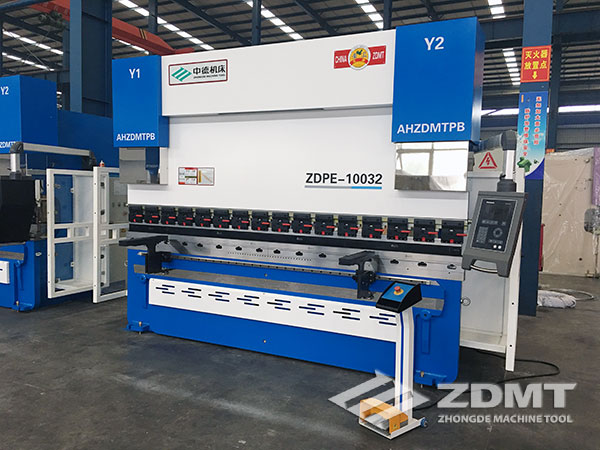 安徽中德機床股份有限公司等20家企業獲得“2016年度工業企業突出貢獻二十強”2