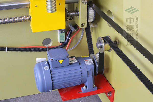 ZDP-4022強扭矩電機，后退料迅速，鋼絲同步帶精確更靜音.jpg